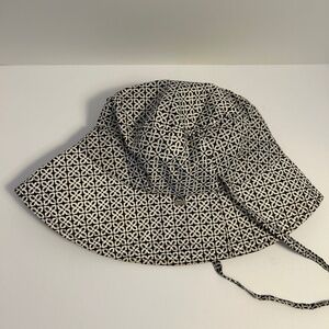 totes Black/White Packable Hat with Chin Tie Travel ~ Outdoor!